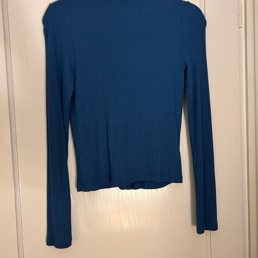 Women's Blue Ribbed Sweater - Picture 3 of 4